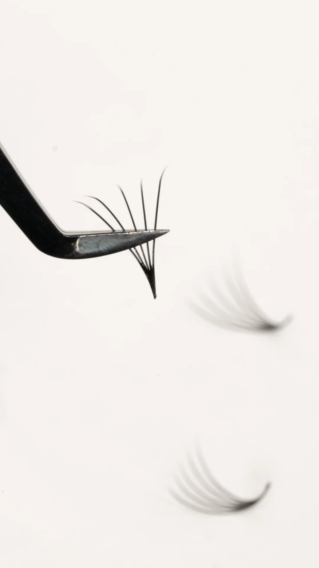 7 Shocking Reasons Why Lash Extensions Fall Out Fast